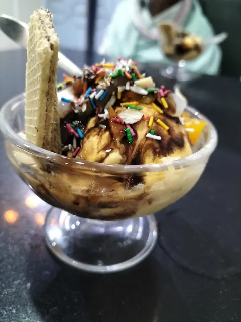 Flavourz Restaurant & Cafe in Kamalia, Punjab