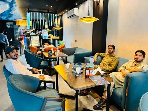 Cafe Janoshi in Okara, Punjab