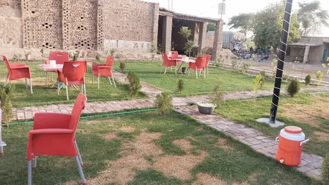Mulla Fruit chat in Okara, Punjab