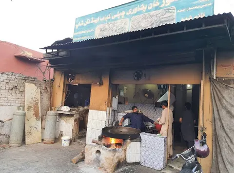 Khan Chappal Kebab Restaurant in Lahore, Punjab