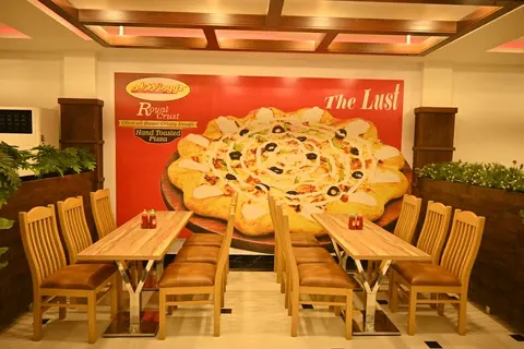Mr. Wingg'z Sargodha in Sargodha, Punjab