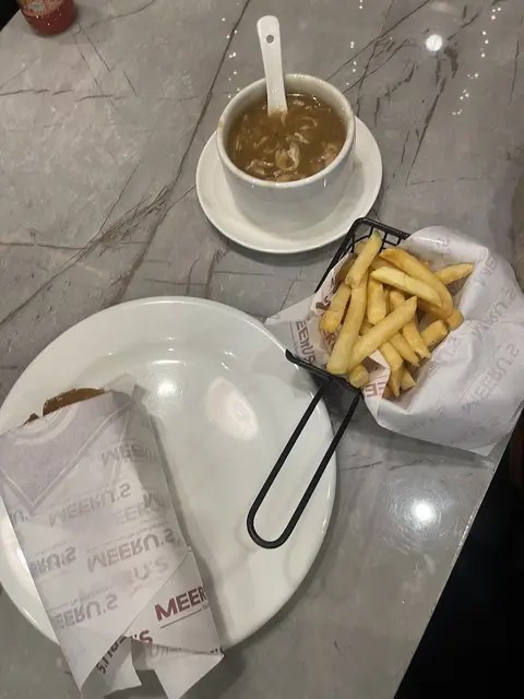 Meeru's Cafe in Lodhrān, Punjab