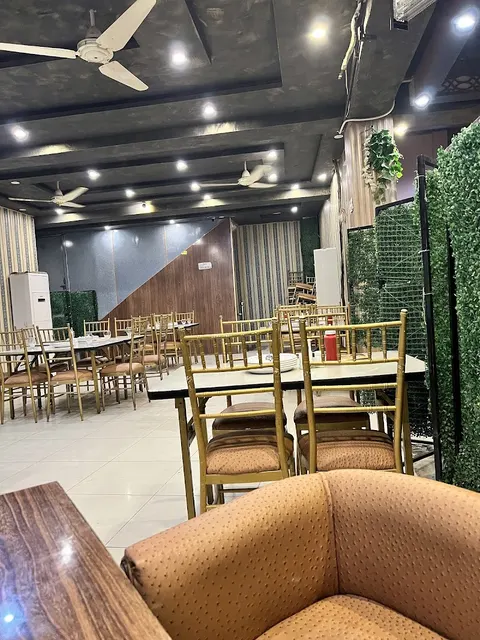 Charsi Shinwari Tikka & BBQ Restaurant in Sargodha, Punjab