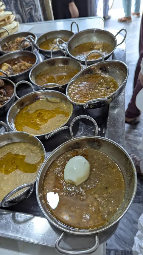 Talha Nashta Center طلحہ ناشتہ سنٹر in Gujrat, Punjab