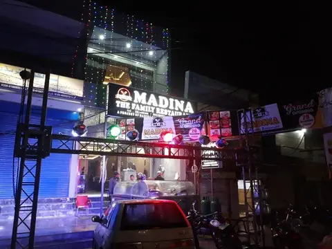 Madina The Family Restaurant & Pizzeria House in Sialkot, Punjab