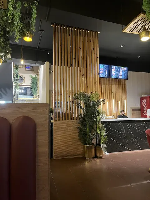 Golden Castle Restaurant Chiniot in Chiniot, Punjab