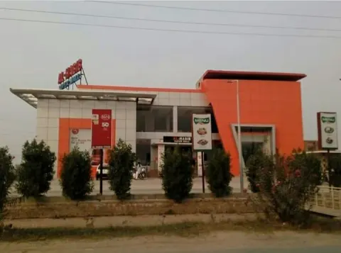 Al-Habib Super Mall in Burewala, Punjab