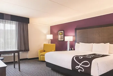 La Quinta Inn & Suites by Wyndham Atlanta Perimeter Medical in Sandy Springs, GA