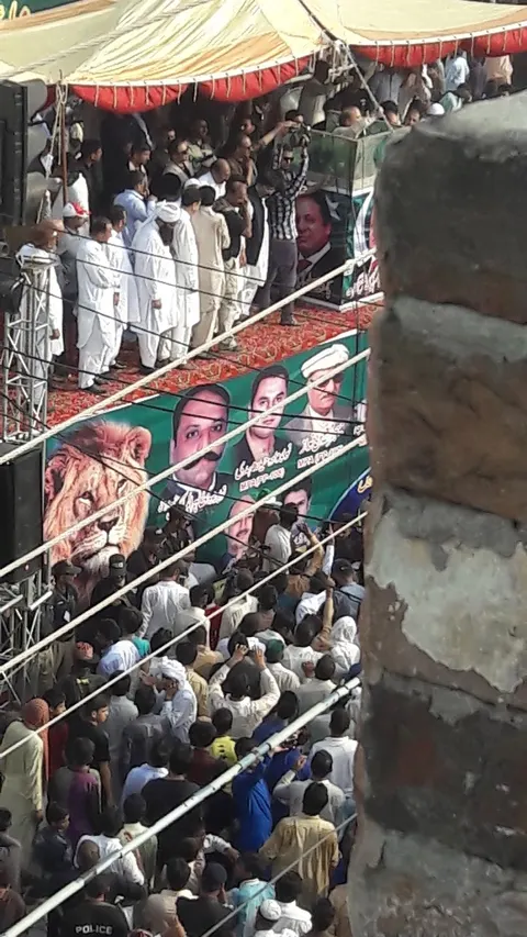 Khan Pan Corner in Gujrat, Punjab