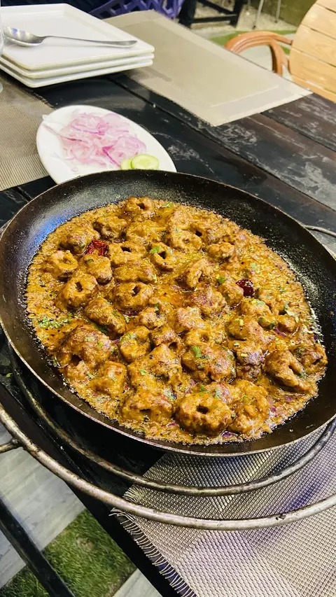 ezee fastfood in Mandi Bahauddin, Punjab