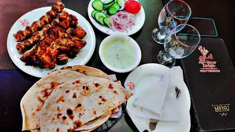 Al Noor Zaiqa Family Restaurants & HFC in Gujranwala, Punjab