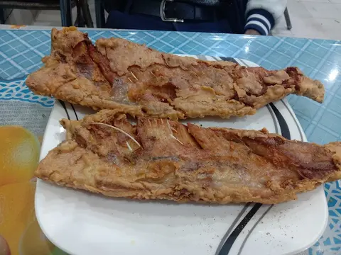 Miraj-Din Fish fry shop in Gujranwala, Punjab