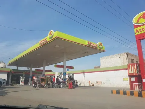 Chohan CNG & Filling Station چوہان سی این جی اینڈ فلنگ اسٹیشن in Sahiwal, Punjab
