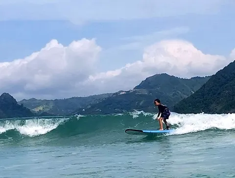 Black Fin Surf School, Belanak Lombok