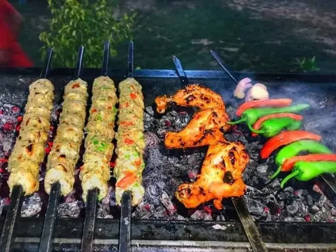 Uncle's pizza & cafe in Chakwal, Punjab
