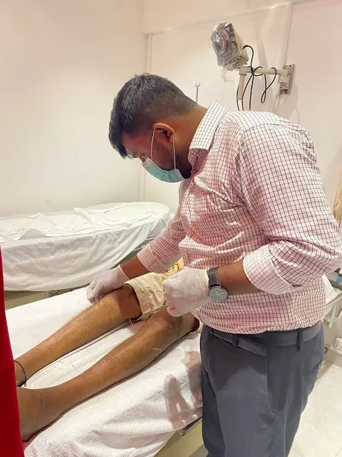 Acupuncture Clinic - Chinese Moxibustion, Cupping, Physiotherapy, Homeopathy Treatment - Dr. Robinson Acupuncturist in Karachi, Sindh