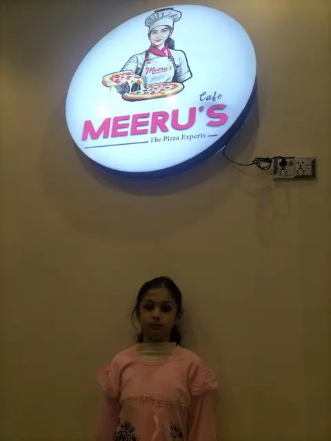 Meeru's Cafe in Lodhrān, Punjab