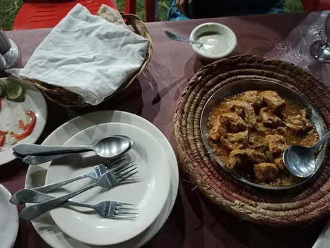 Ahmad Shinwari Restaurant احمد شنواری ریسٹورنٹ in Gojra, Punjab