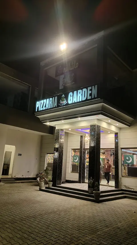 Pizzaria garden in Pākpattan, Punjab