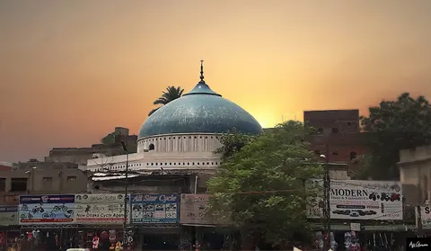 Nila Gumbad Market in Lahore, Punjab