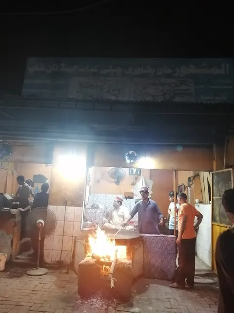 Khan Chappal Kebab Restaurant in Lahore, Punjab