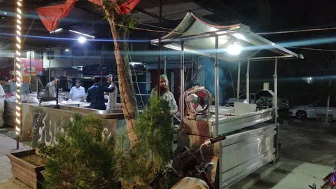 Awami Foods Restaurant & cafe in Burewala, Punjab