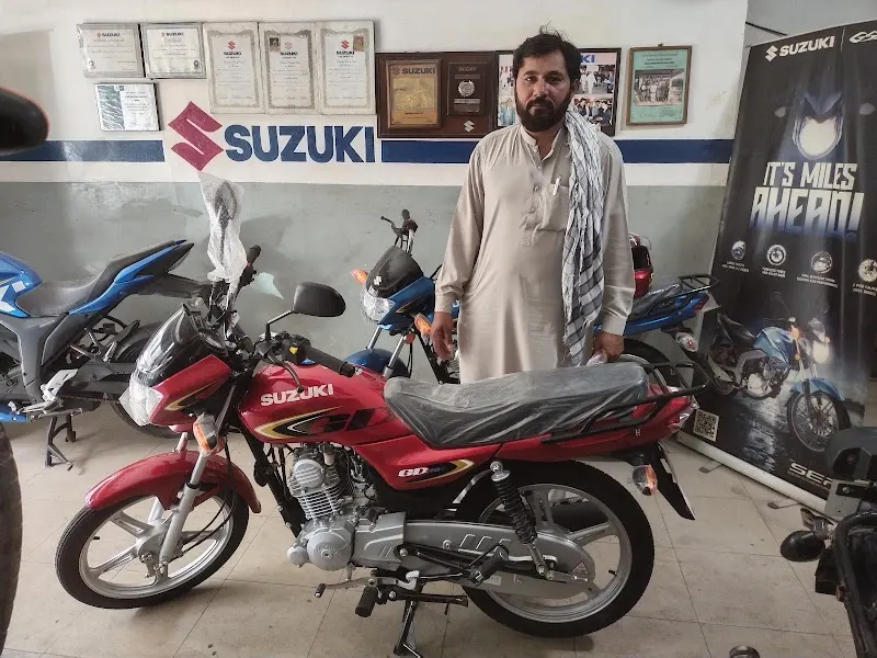 Bhola Suzuki Centre, Auto Market in Sahiwal