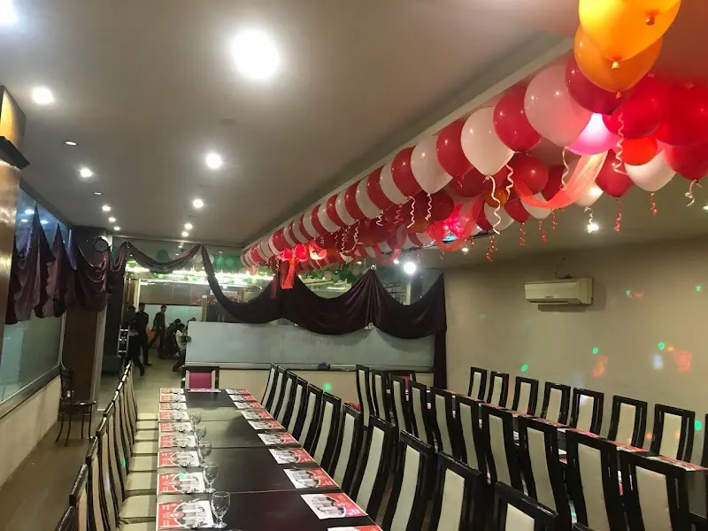 Malee's Café, Baker's and Family Restaurant, Sundae Restaurant in Gujranwala