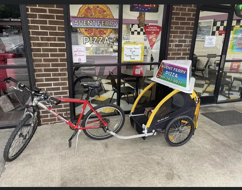 Avent Ferry Pizza, Food & Beverage in Raleigh