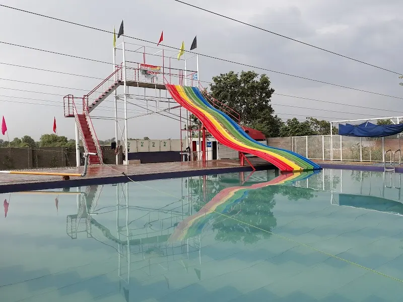 Sealand Water Park, Swimming Basin in Gujrat