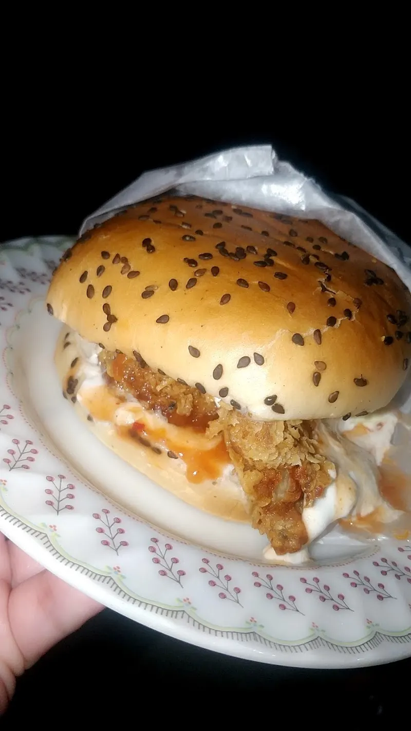 Ishfaq Chips And Fast Food Corner, Staple Food Package in Burewala
