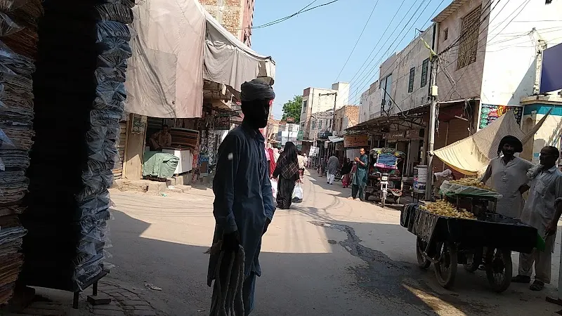 Riaz Sweets, Pie Shop in Kamalia