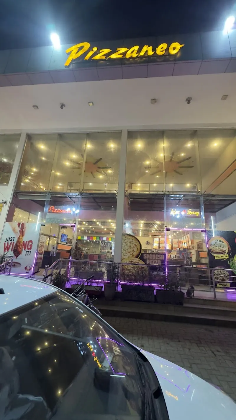 Pizzaneo Food Club - Near Gourmet Baker Zainab Mall usman commercial center Lodhran