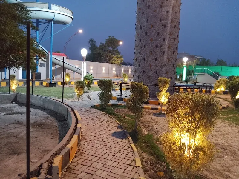 حمزہ Multan Golf City, Rowing Area in Multan