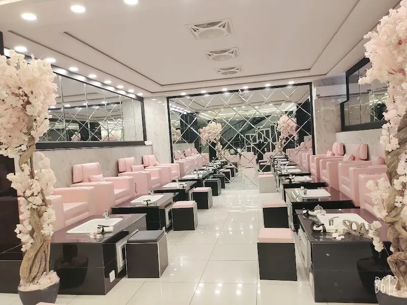 Shiza Salon | best bridal, hair & beauty salon, Hair Extension Technician in Gujranwala