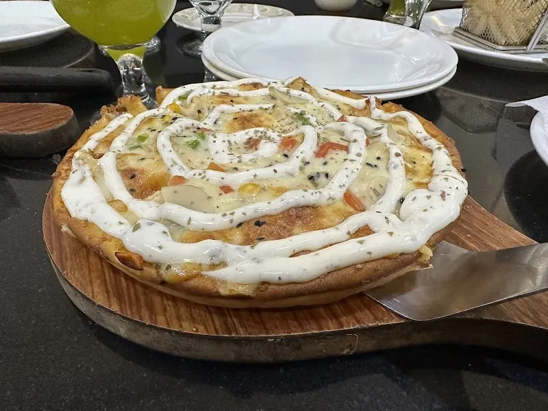Flavourz Restaurant & Cafe, Cupcake Shop in Kamalia