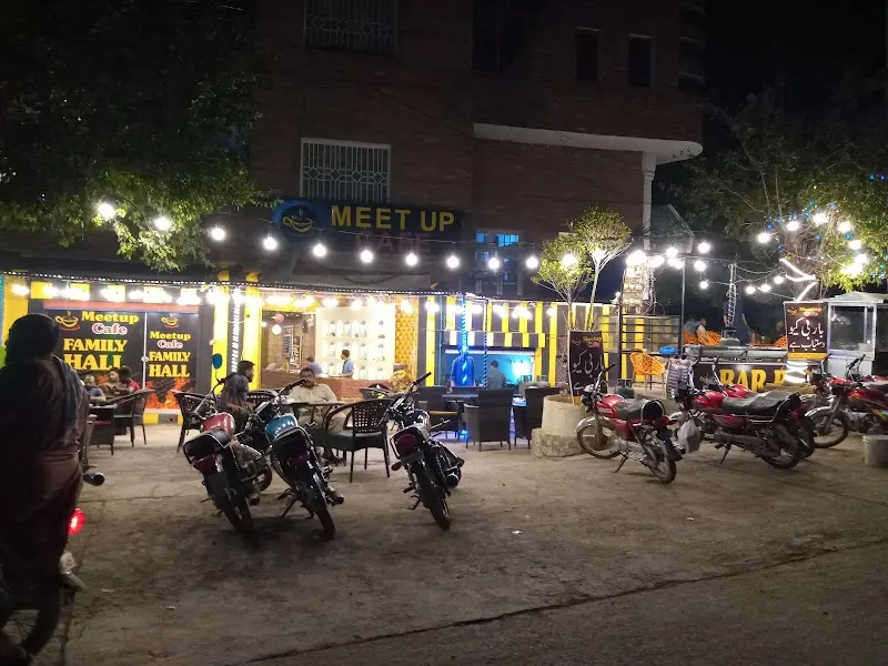 Meetup Cafe, Paisa Restaurant in Jhelum