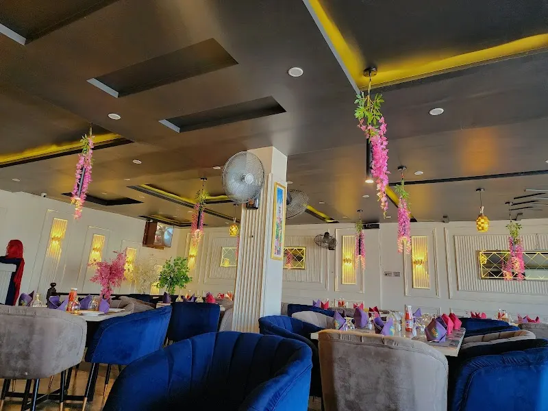 The Chef’s Lounge, Dessert Restaurant in Sargodha