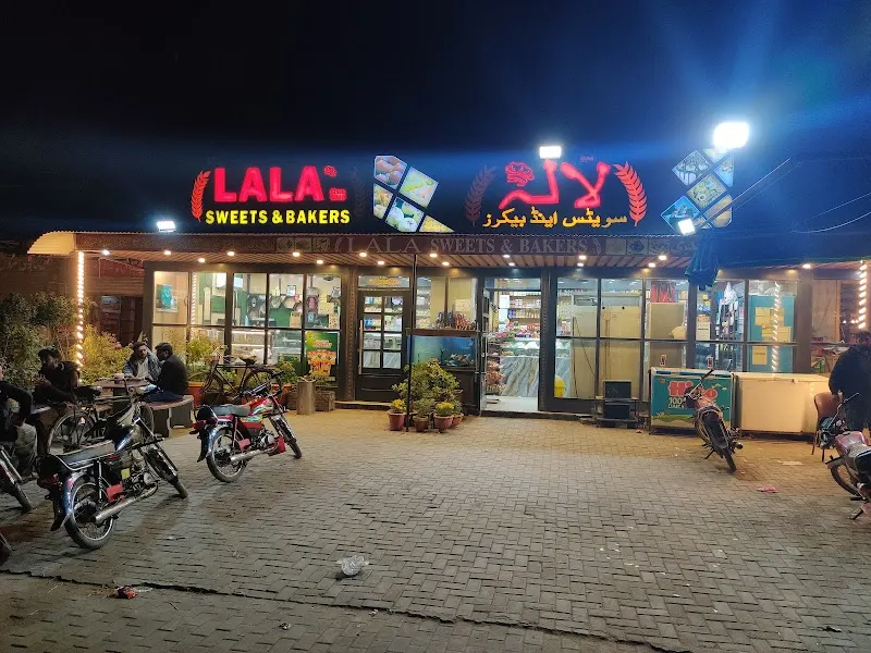 Lala Sweets and Bakers, Christmas Store in Toba Tek Singh
