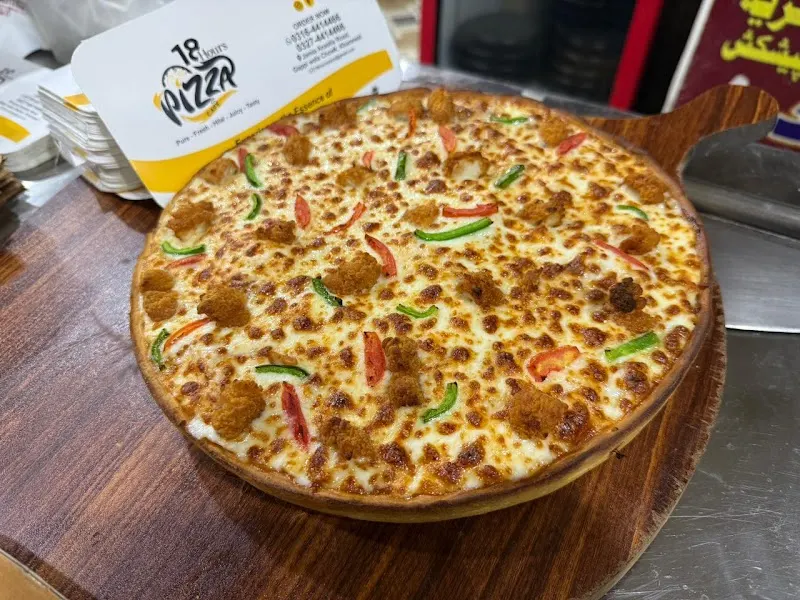 18 Hours Pizza & Cafe, Bar in Khanewal