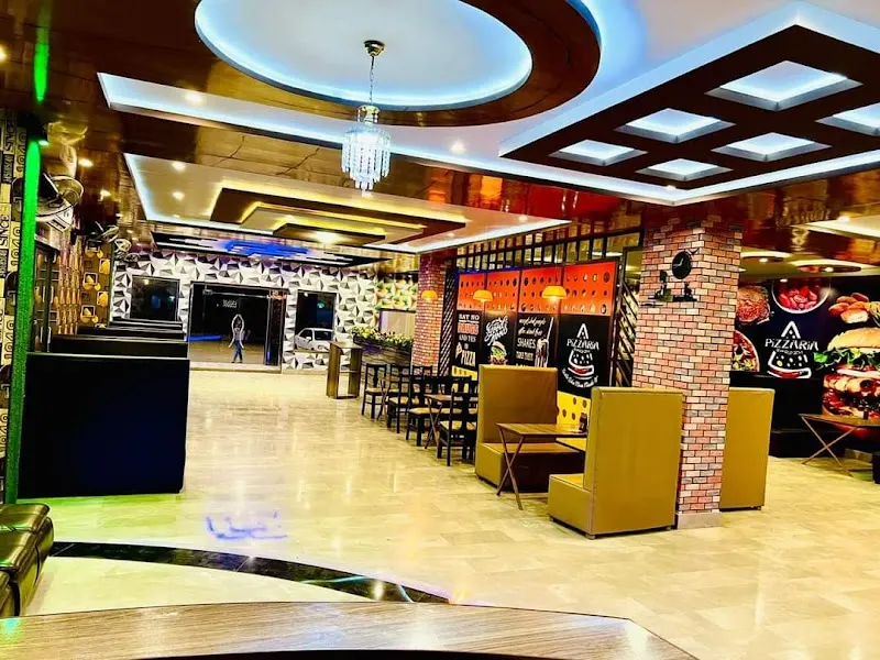 Pizzaria garden, Polish Restaurant in Pākpattan