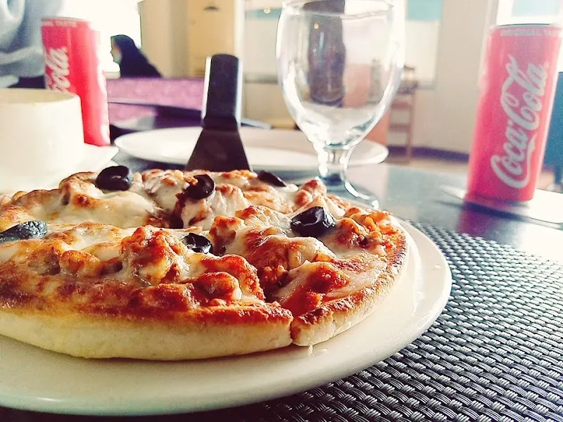 Malee's Cafe & Bakers, Sundae Restaurant in Gujranwala