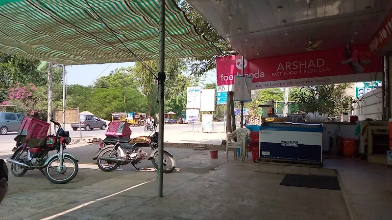 Arshad Fast Food & Pizza Cafe, Cendol Restaurant in Khanewal
