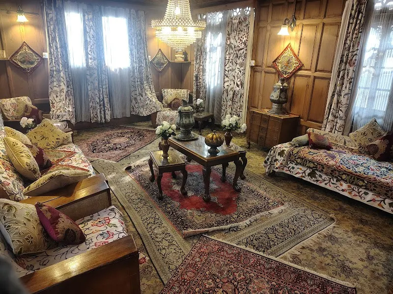 Akbar Group Of Heritage Houseboats, Houseboat Rental Service in Srinagar