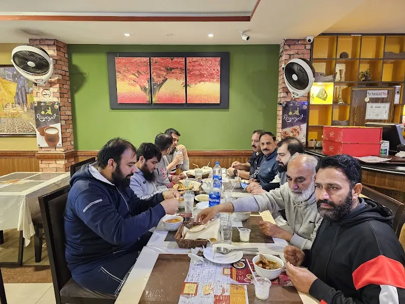 Rawayat, Carvery in Faisalabad