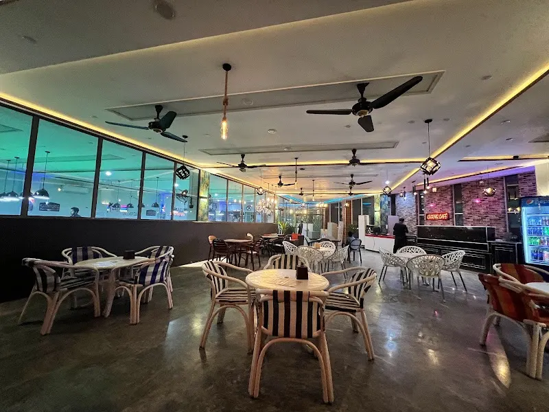 Legend Cafe, Cape Verdean Restaurant in Kasur