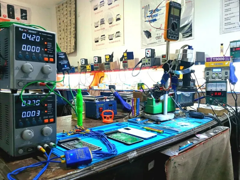 Links Mobile Repairing Institute, mobile phone repair shop in Gujranwala