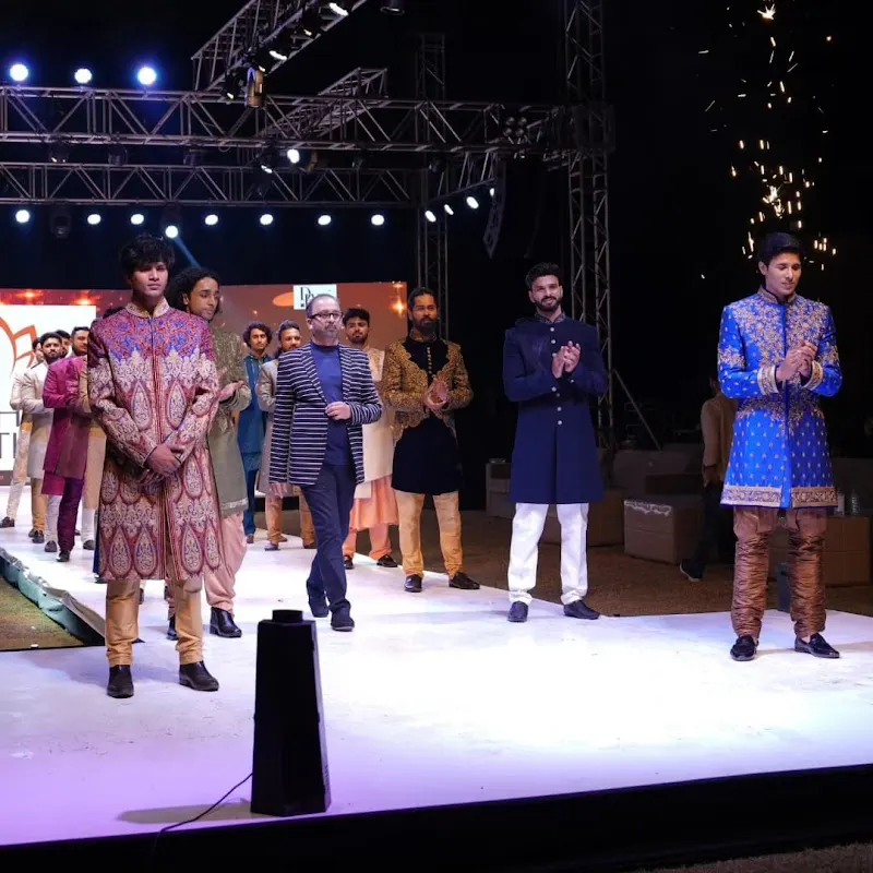 Gadhavi's, Modeling School in Vadodara