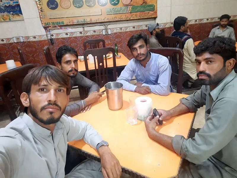Lucky Hotel, Caribbean Restaurant in Jhang