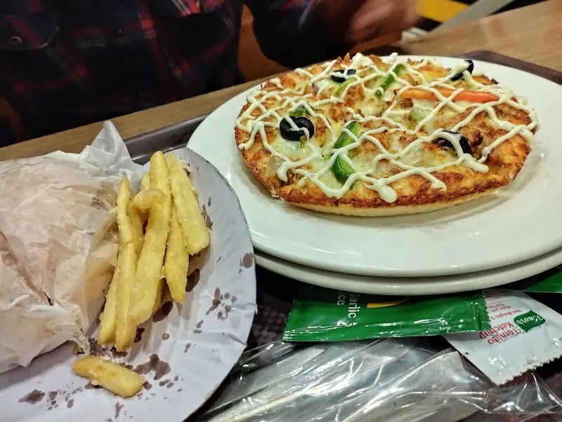 Usman Sweets And Bakers, Cosplay Cafe in Khanpur